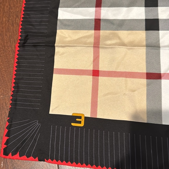 Burberry 34” square silk nova check scarf - Picture 6 of 14